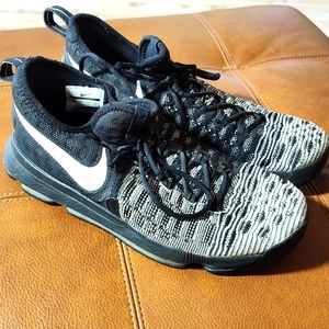 Nike KD 9 Oreo shoes for men size 10.5